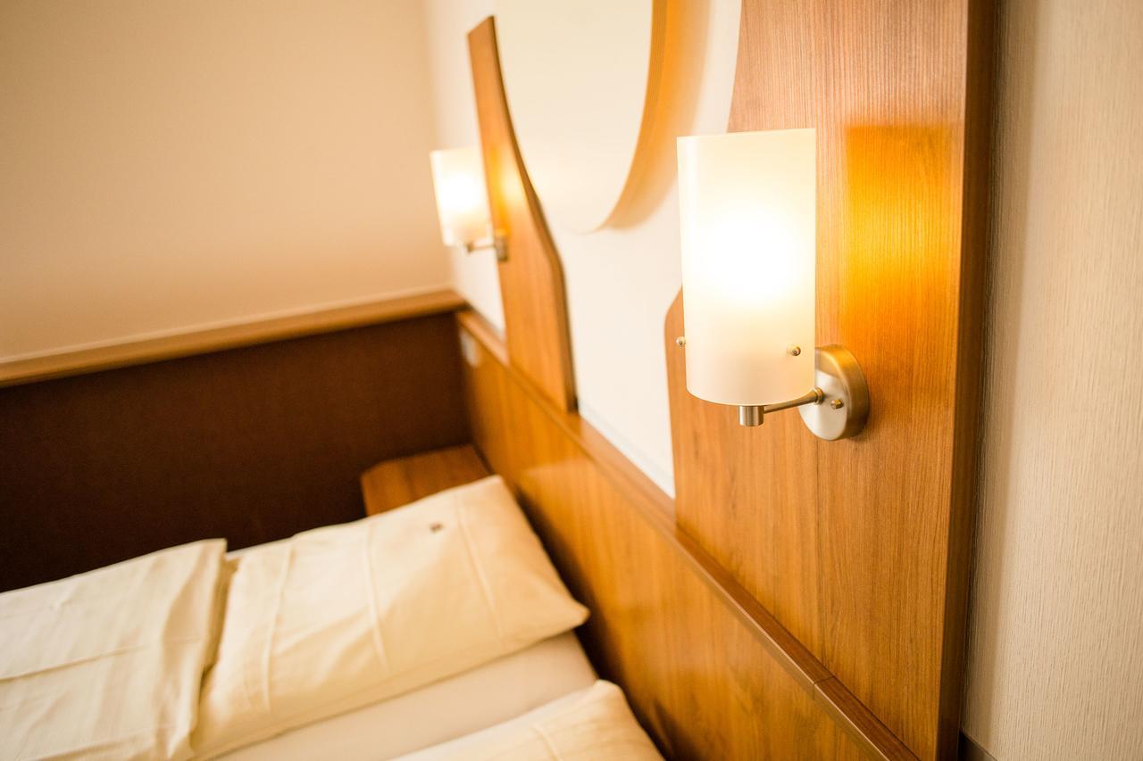 Landgasthof "Zum Gruenen Walde" ノルドホルツ エクステリア 写真